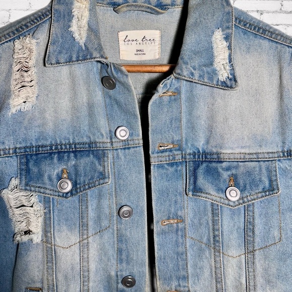 NWOT Love Tree Denim distressed jean jacket. Small. 727 - Picture 8 of 9